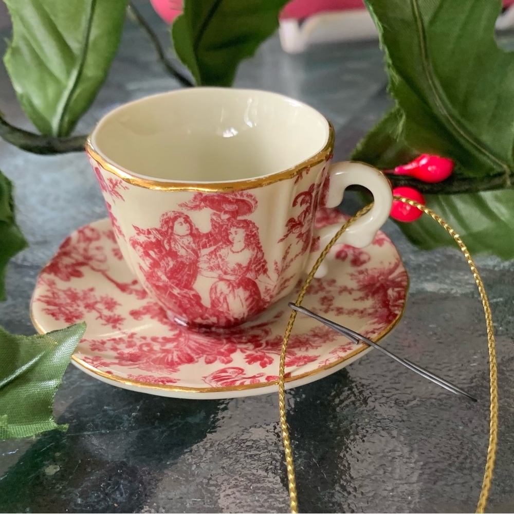 Ornamental Miniature Tea ☕️ Cup.  “NWOT”